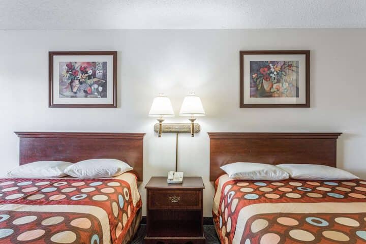 Room 14 of 68