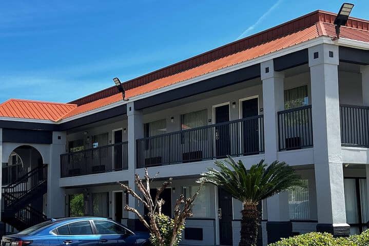 Hotel 66 of 68