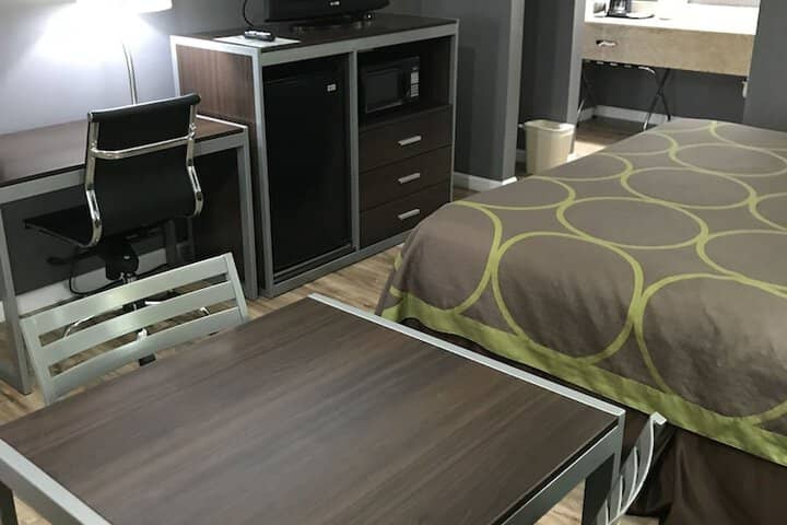 Room 10 of 68