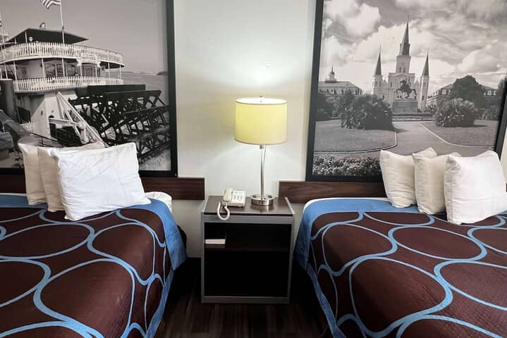Room 28 of 68