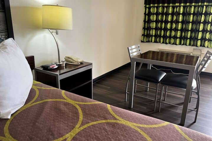 Room 21 of 68