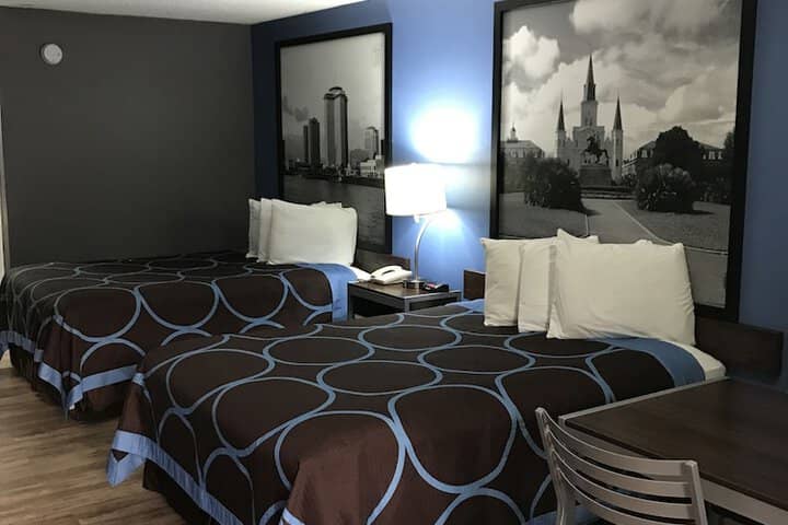 Room 9 of 68