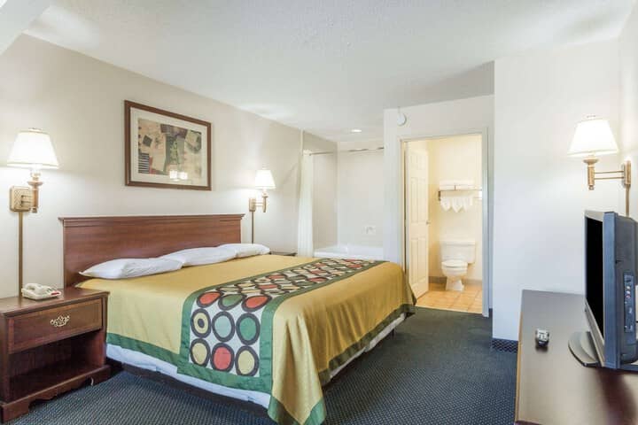 Room 17 of 68